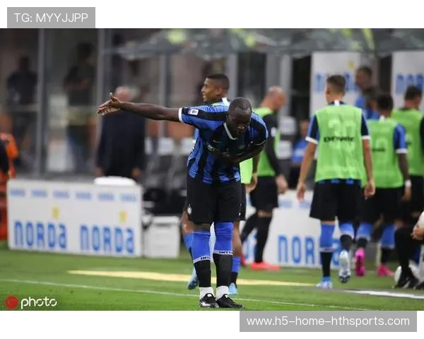 埃尔尼尼远射折射进球惊艳看台 埃尔尼尼远射折射进球惊艳看台